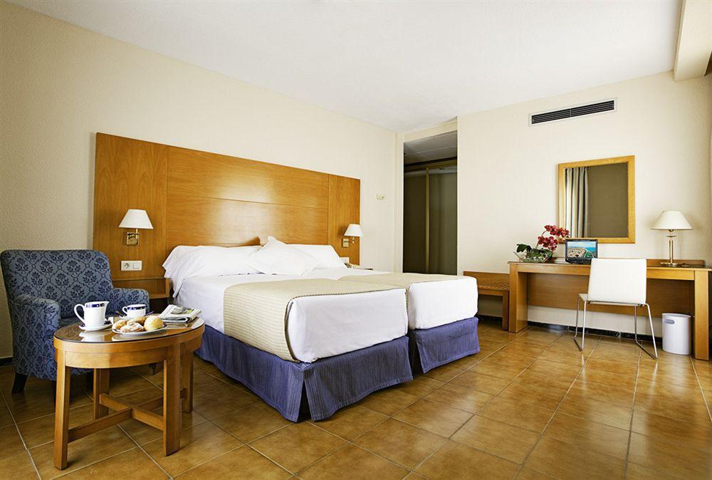 Tryp Ciudad De Alicante Hotel Cameră foto